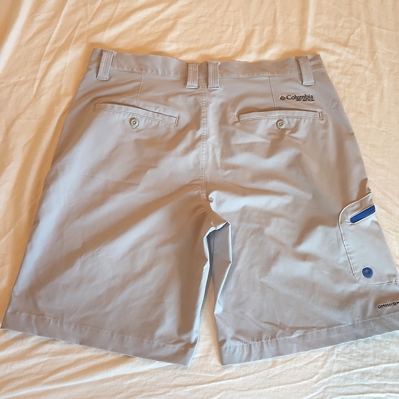 Columbia omni-shield fishing shorts - Picture 2 of 3